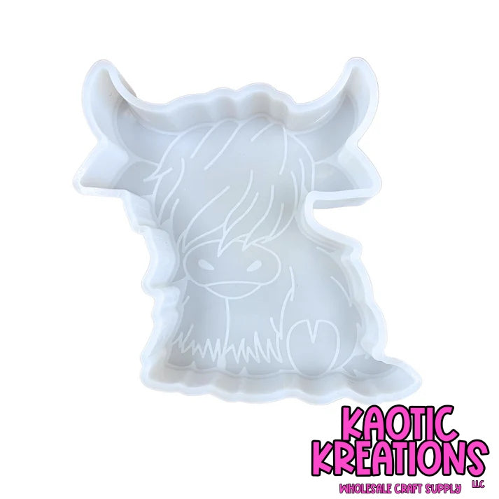 SITTING HIGHLAND COW SILICONE FRESHIE MOLD 5" W x 4.75" H x 1" D M25 (1ct)