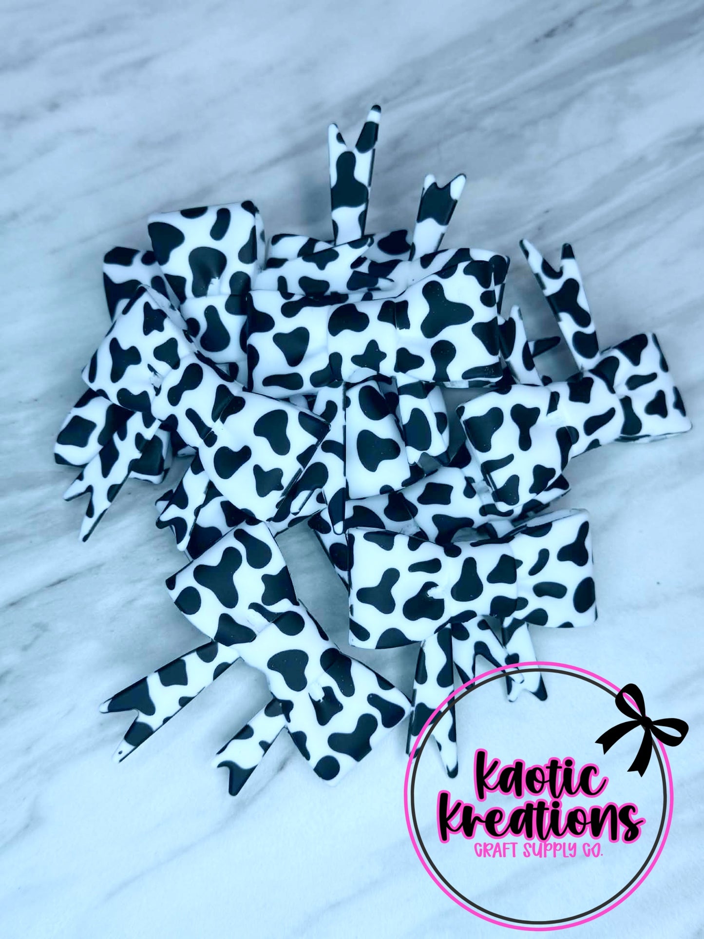 D10 BEADABLE JUMBO SILICONE BOW COW (1ct)