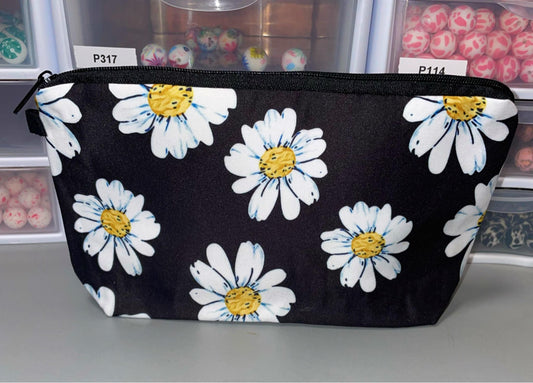 **DISCONTINUED** COSMETIC BAG DAISY