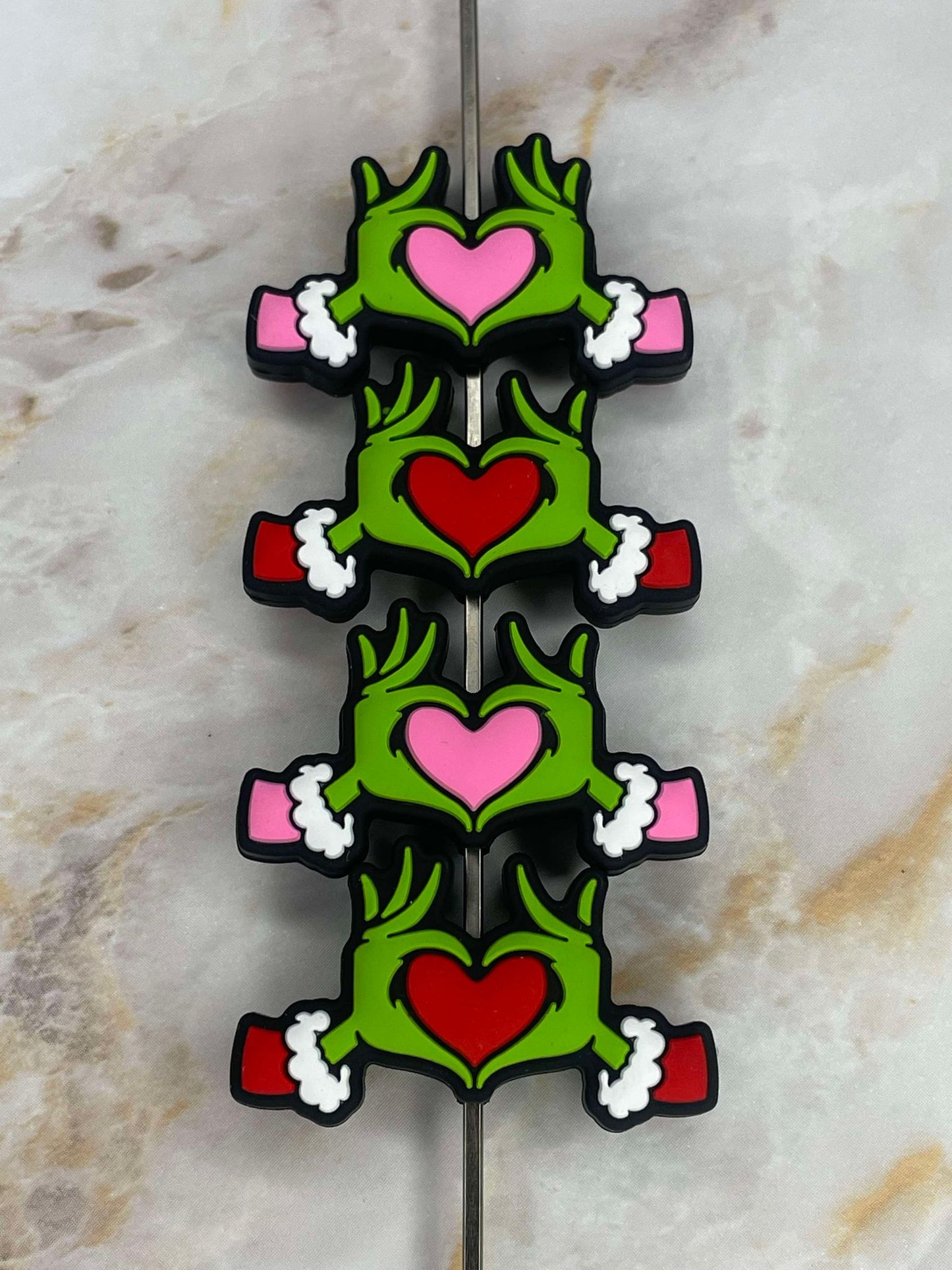 HEART GRINCH HANDS SILICONE FOCAL (1ct)