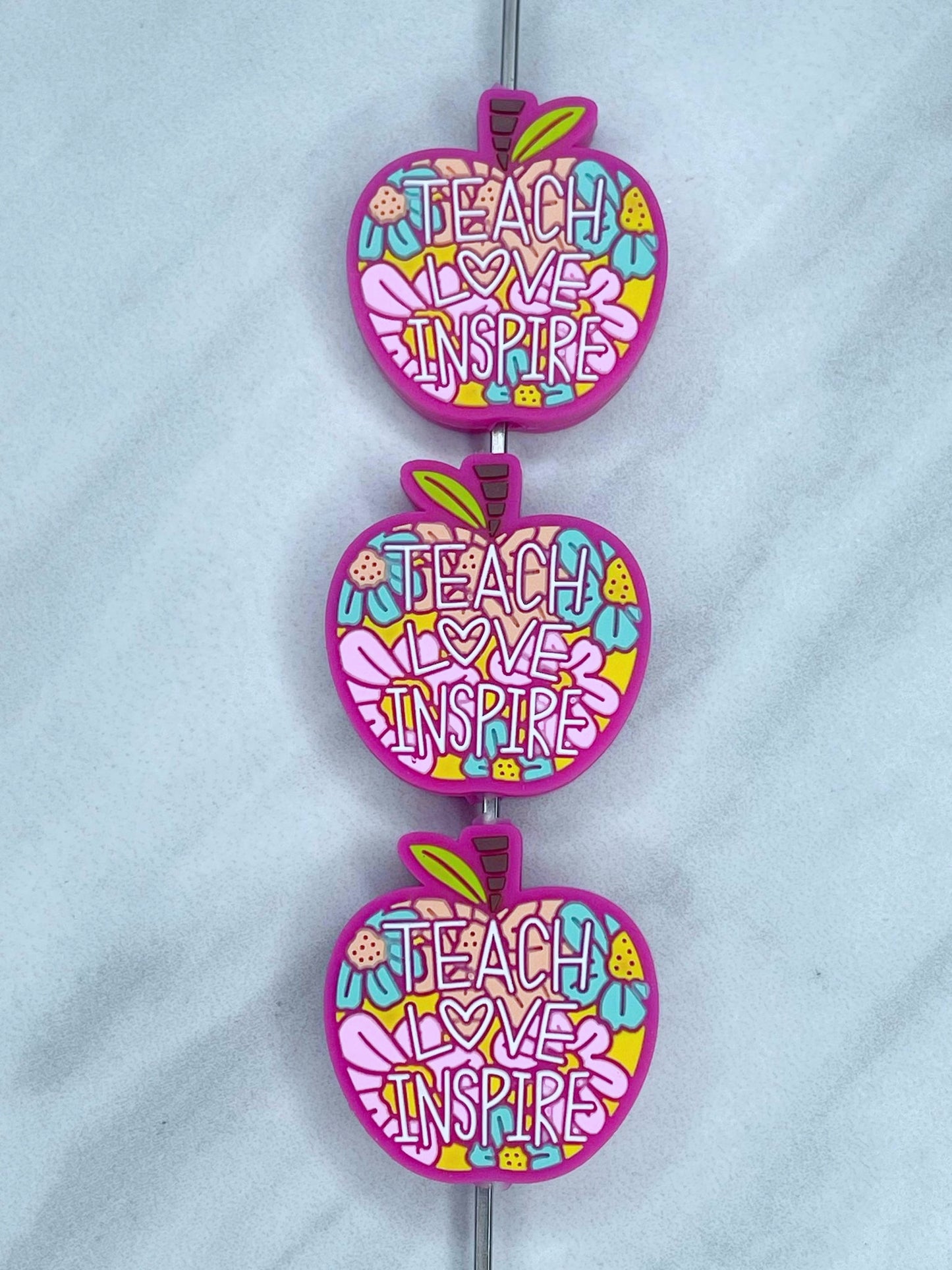 TEACH LOVE INSPIRE APPLE SILICONE FOCAL D458 (1ct)