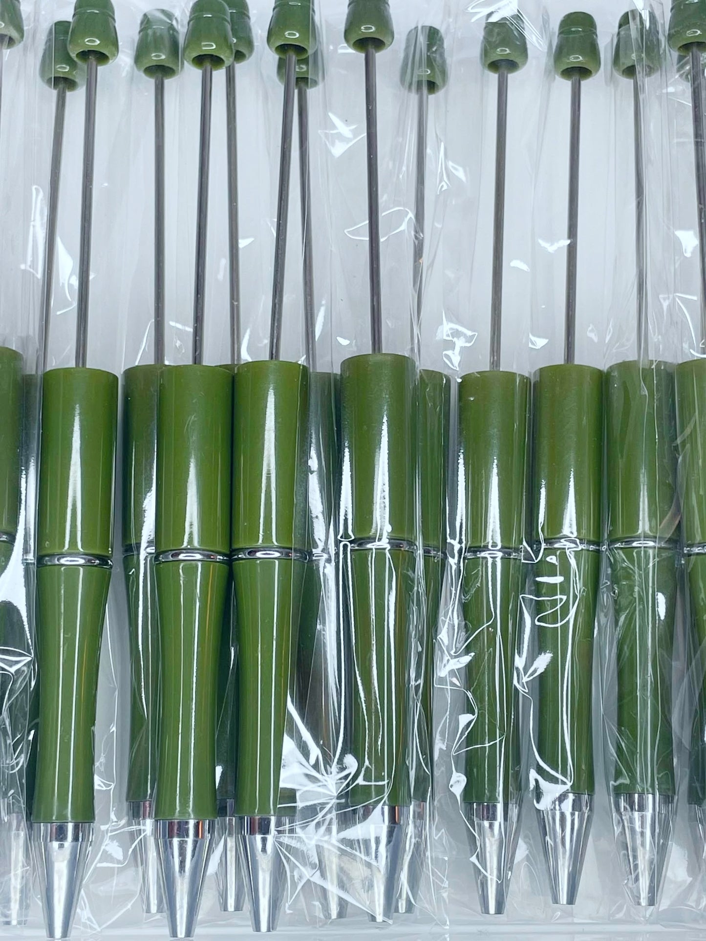 BEADABLE PLASTIC PEN SOLID ARMY GREEN B20 (1ct)