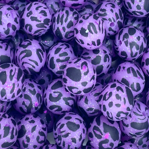 P663 PURPLE CONFETTI LEOPARD GLITTER 15MM PRINT (1ct)