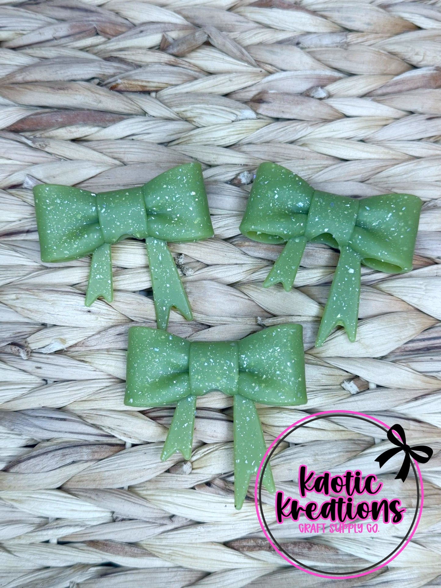 D84 BEADABLE JUMBO SILICONE BOW OLIVE CONFETTI GLITTER (1ct)