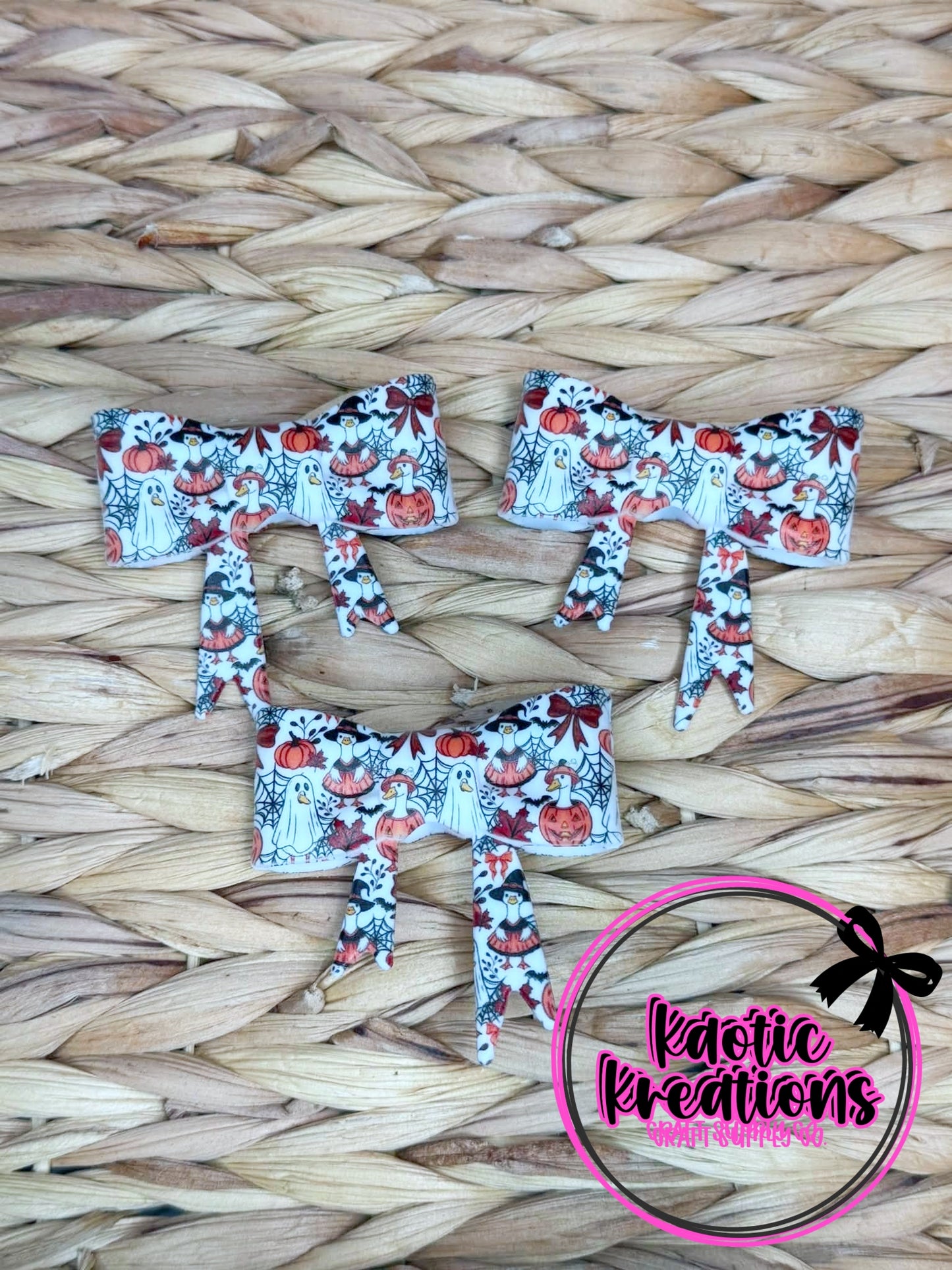 *SHOP EXCLUSIVE* D104 BEADABLE JUMBO SILICONE BOW SPOOKY GOOSE (1ct)