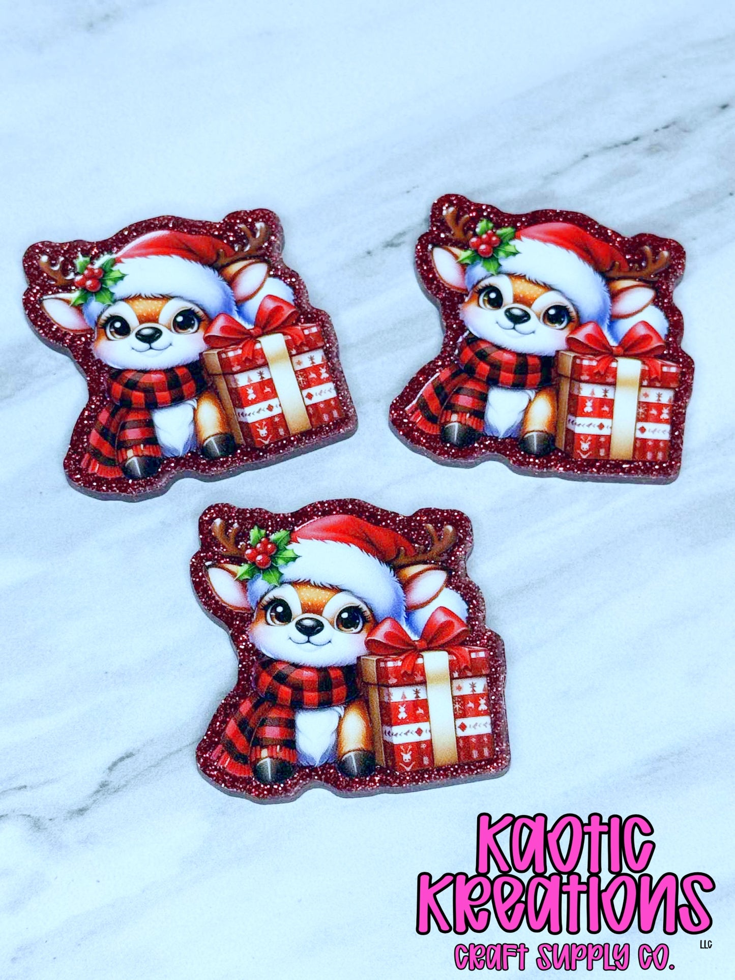 FLATBACK ACRYLIC DEER WITH PRESENT F621 (1ct)