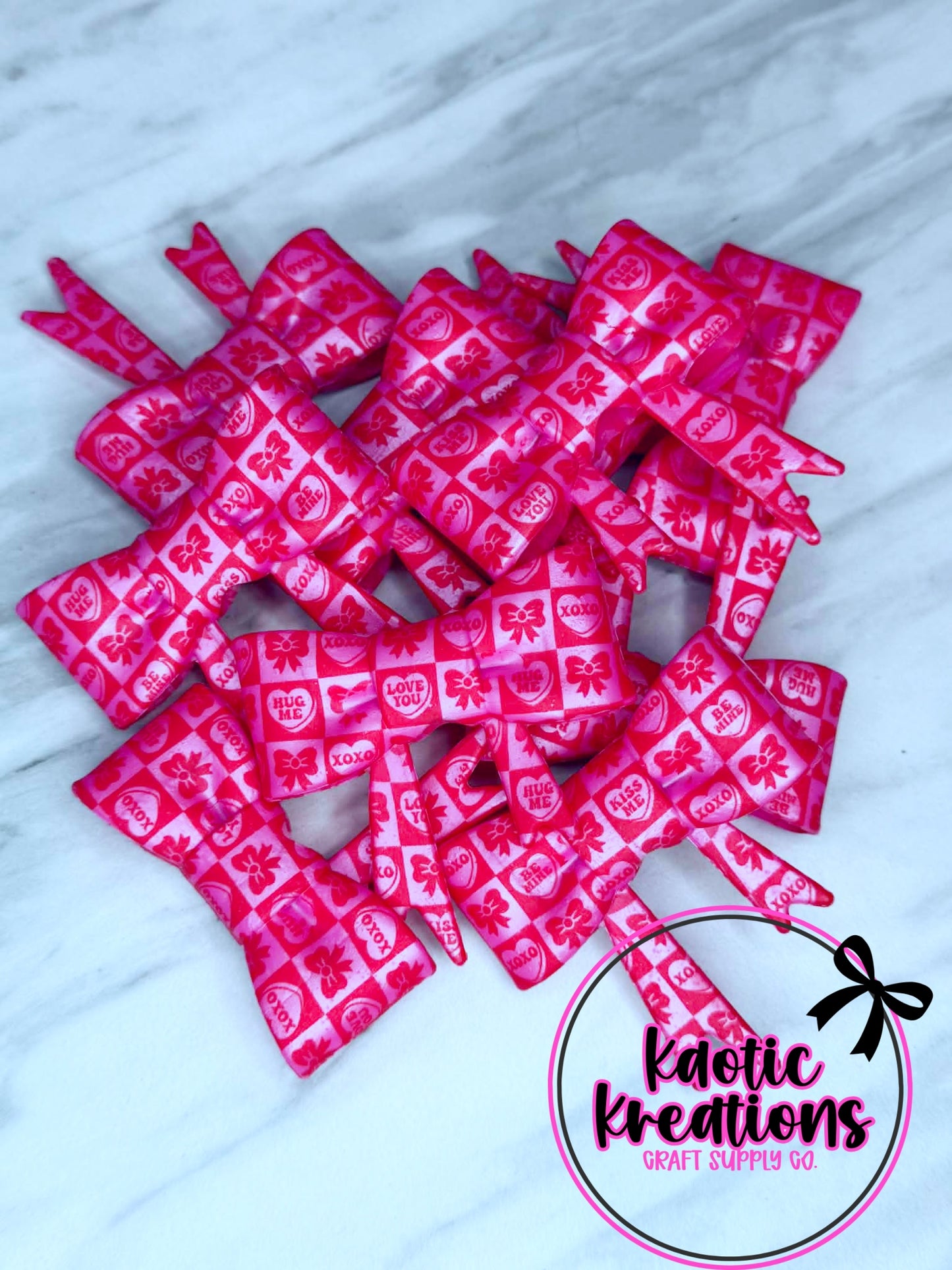 BEADABLE JUMBO SILICONE BOW CANDY HEARTS (1ct)