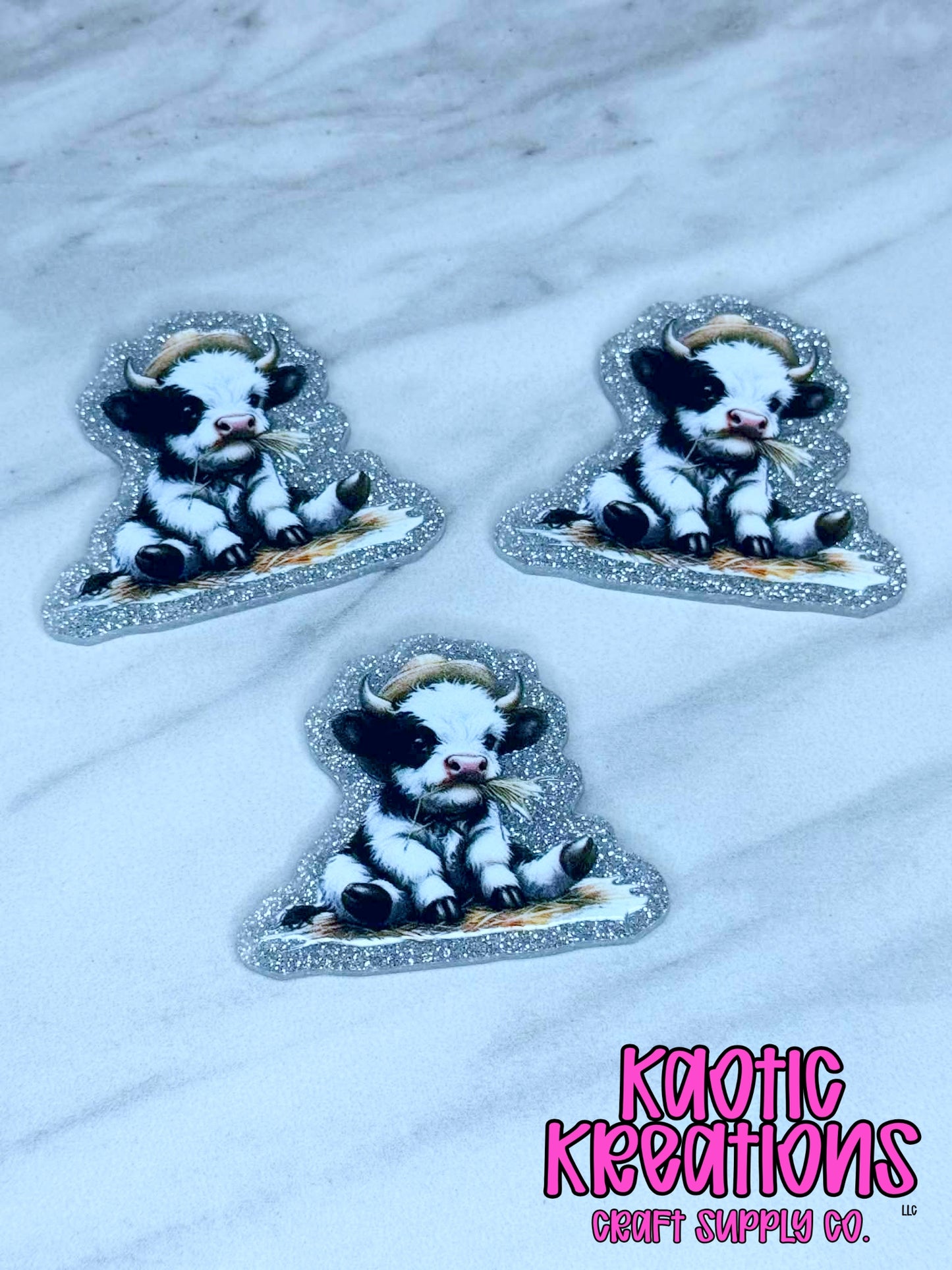 FLATBACK ACRYLIC CUTE COW F159 (1ct)