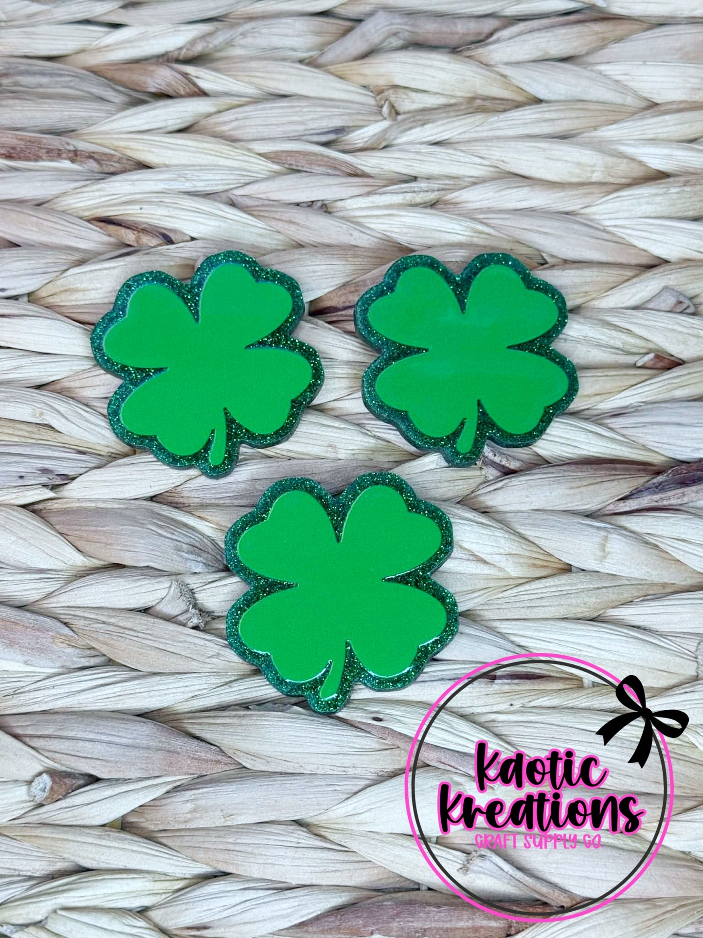 *CUSTOM* FLATBACK ACRYLIC 44mm X 44mm CLOVER F46 (1ct)