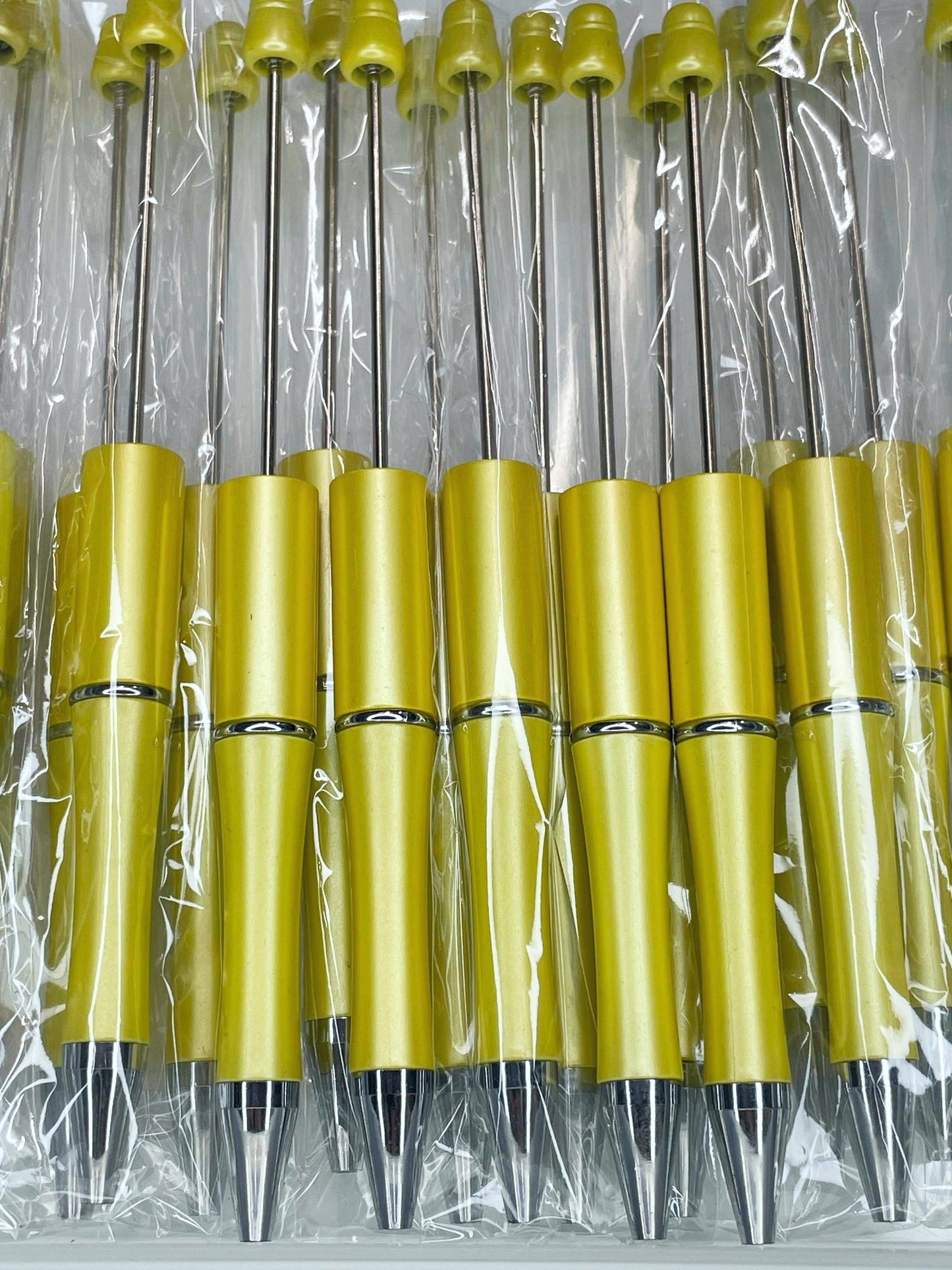 BEADABLE PLASTIC PEN PEARLESCENT YELLOW B15 (1ct)