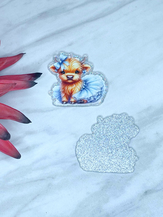 FLATBACK ACRYLIC BLUE DRESS HIGHLAND COW F132 (1ct)