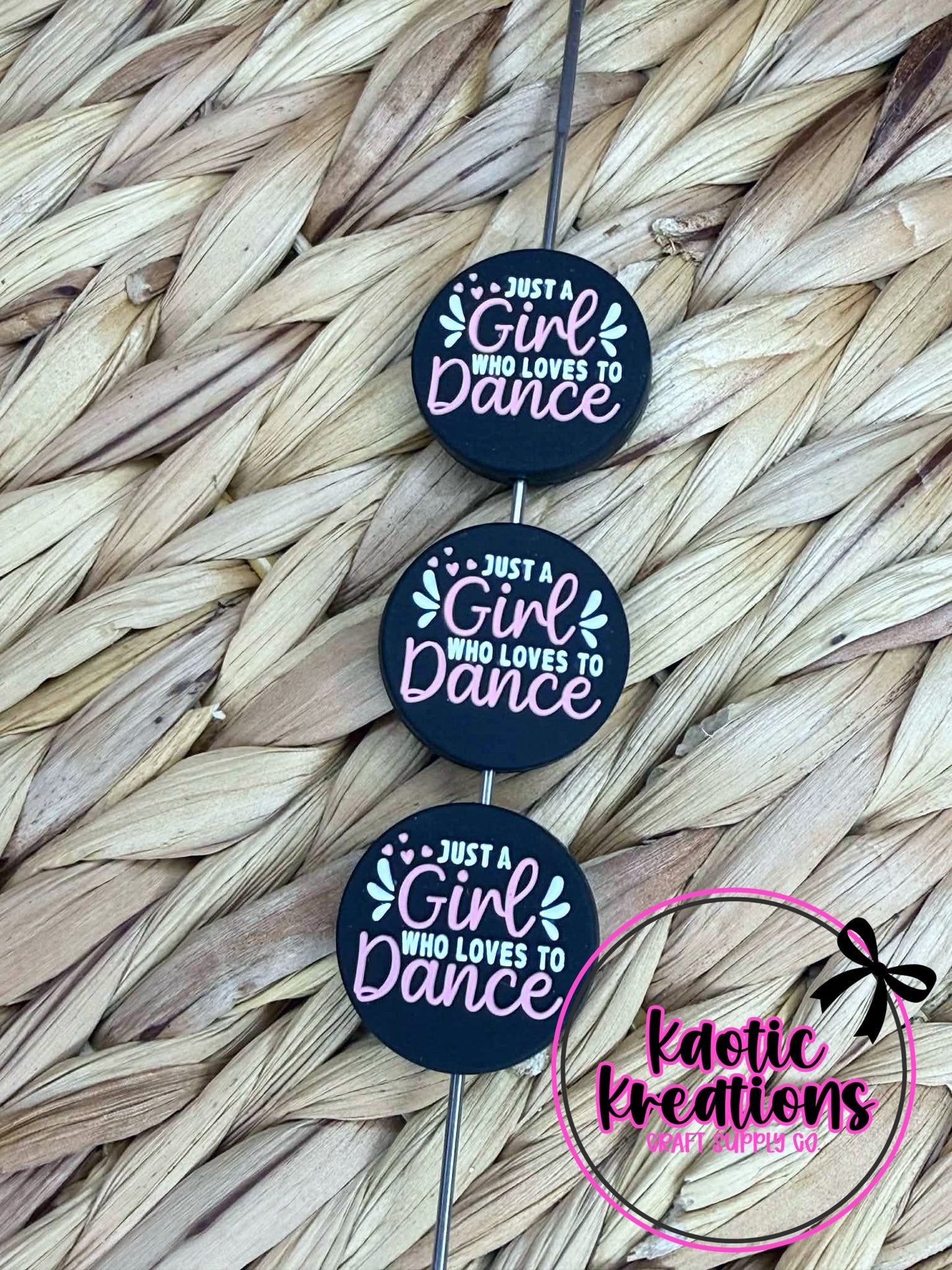 JUST A GIRL WHO LOVES TO DANCE SILICONE FOCAL D84 (1ct)