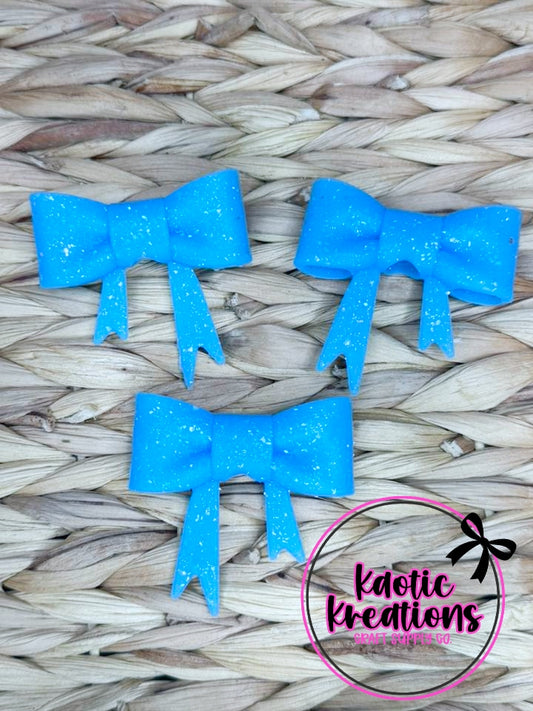 D81 BEADABLE JUMBO SILICONE BOW BRIGHT BLUE CONFETTI GLITTER (1ct)