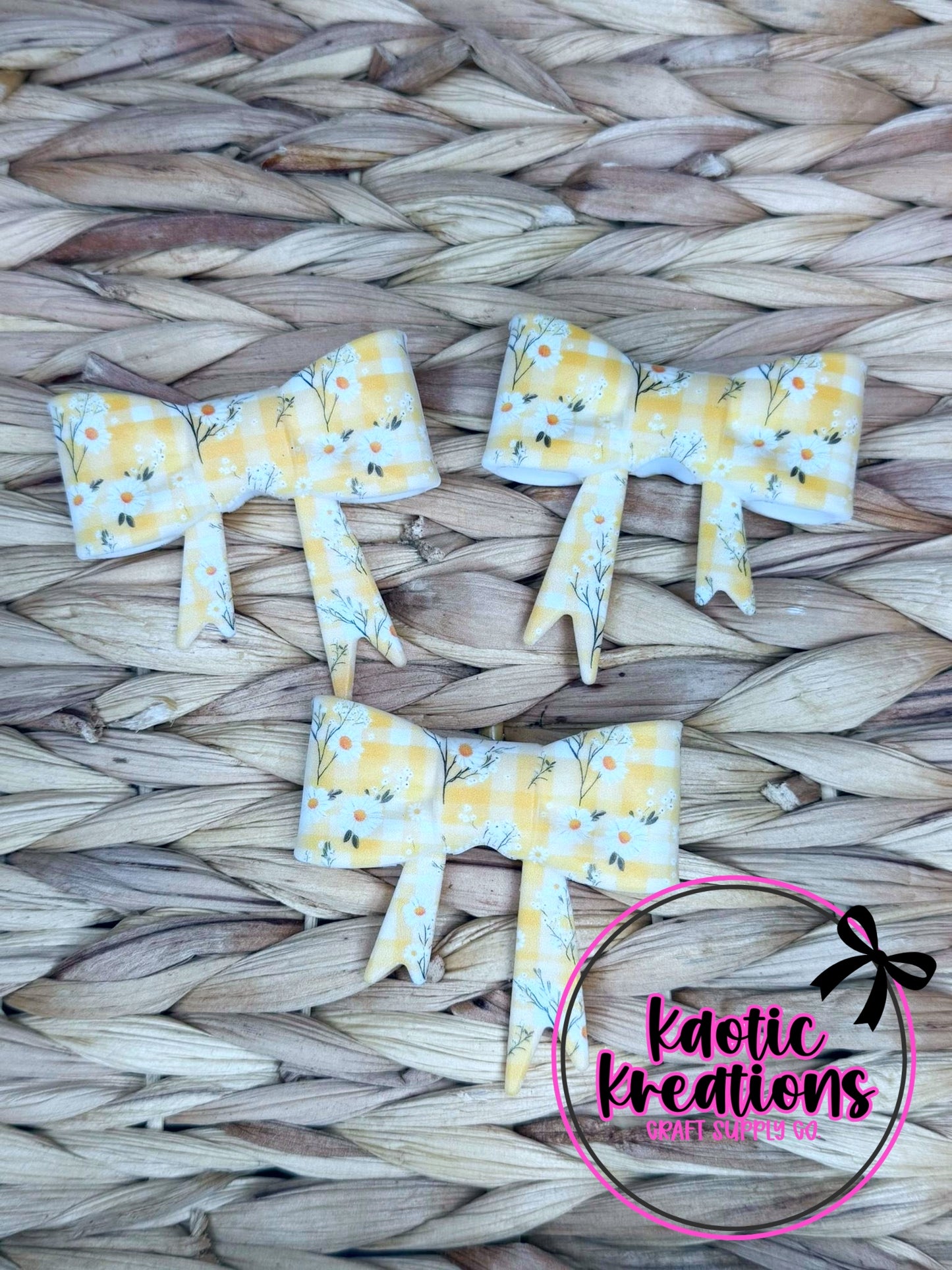 D27 BEADABLE JUMBO SILICONE BOW YELLOW DAISY GINGHAM (1ct)