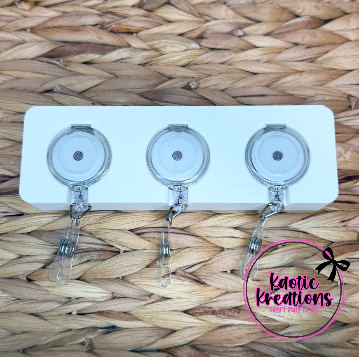 3D PRINTED TRIPLE BADGE REEL DISPLAY HOLDER (1ct)