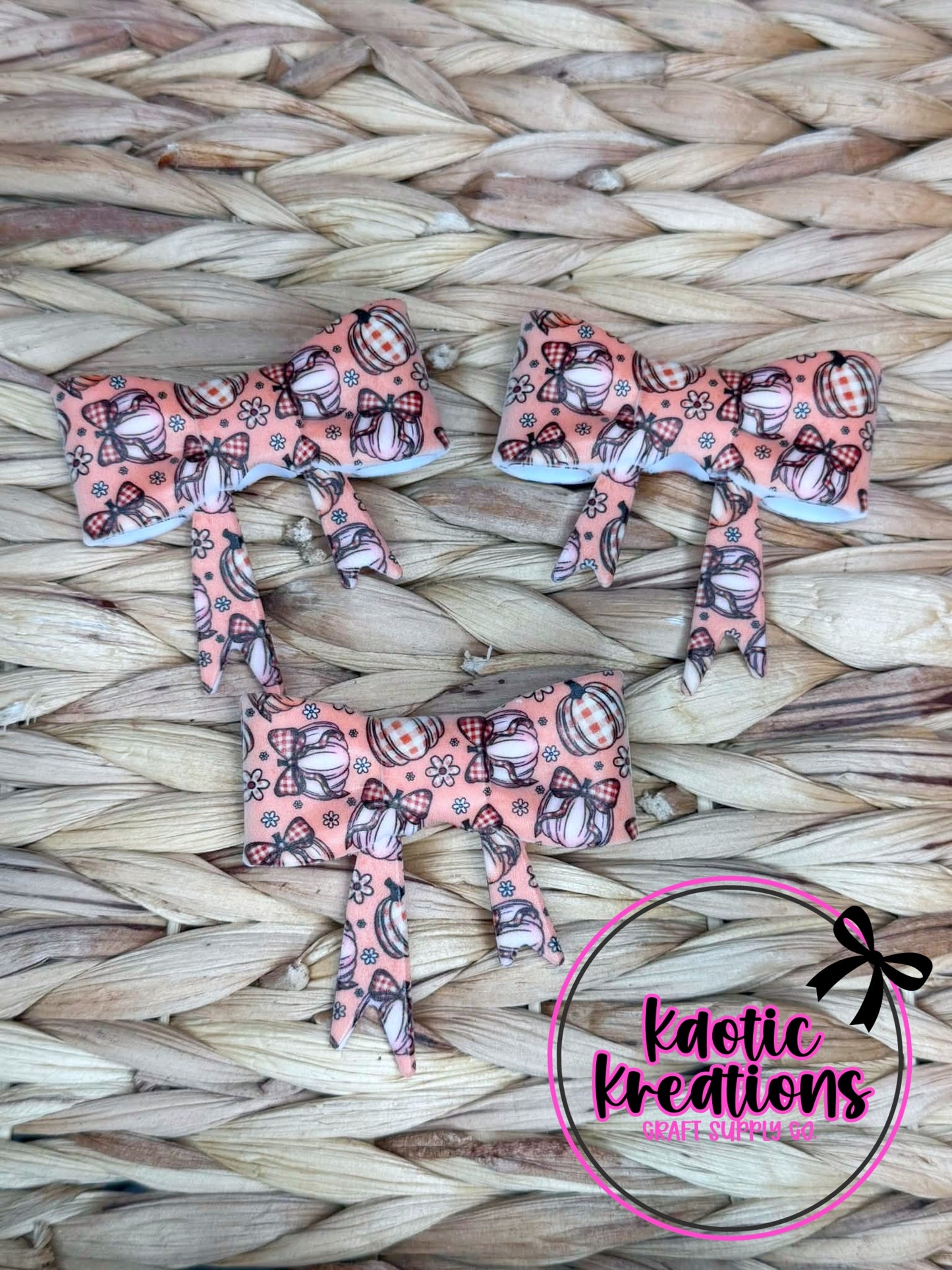 D99 BEADABLE JUMBO SILICONE BOW PUMPKINS (1ct)