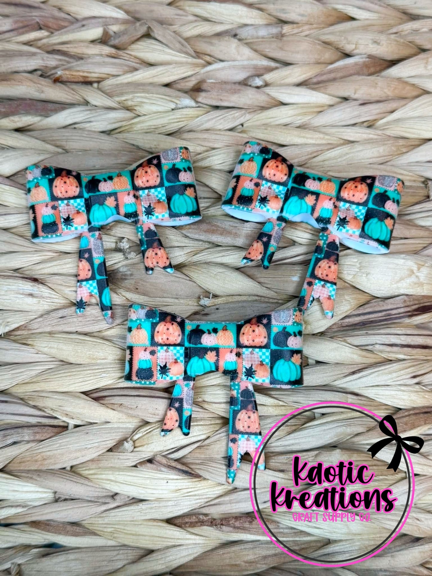 BEADABLE JUMBO SILICONE BOW PUMPKIN PATCHWORK (1ct)