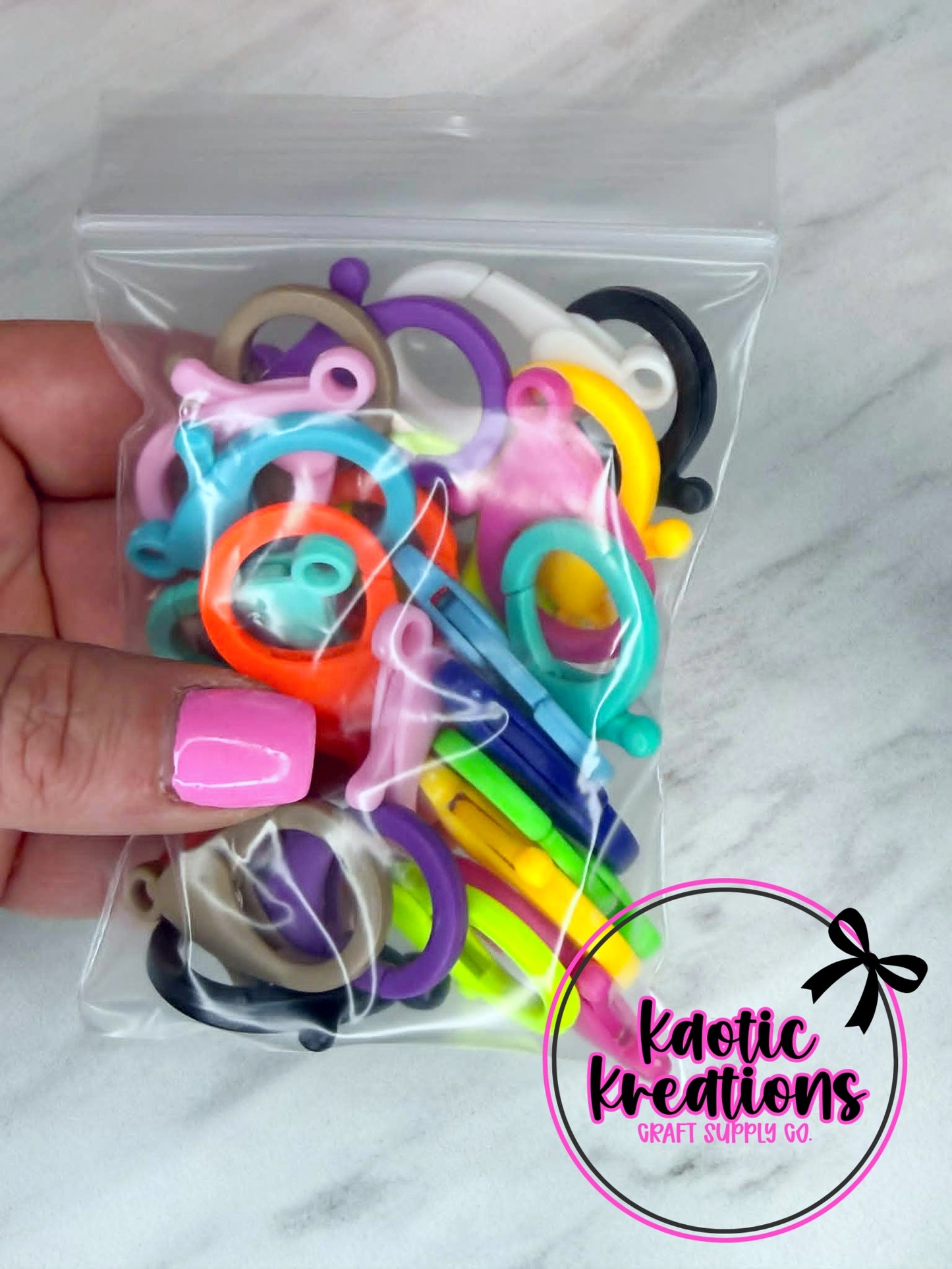(SHOP DESTASH) LARGE HARD PLASTIC LOBSTER CLASP RINGS (25ct)