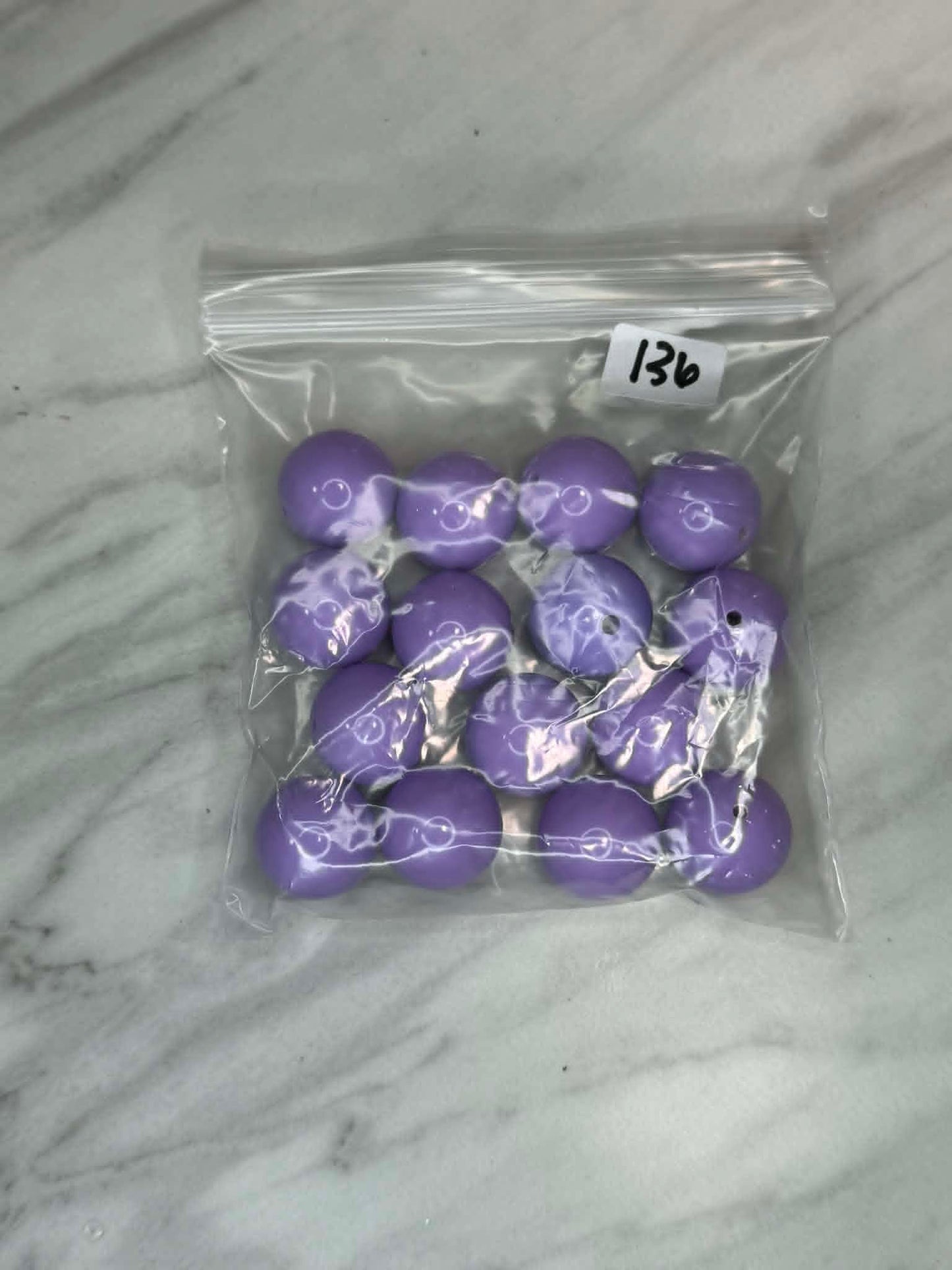 (SHOP DESTASH) 20MM ACRYLIC BEADS #136 (15ct)