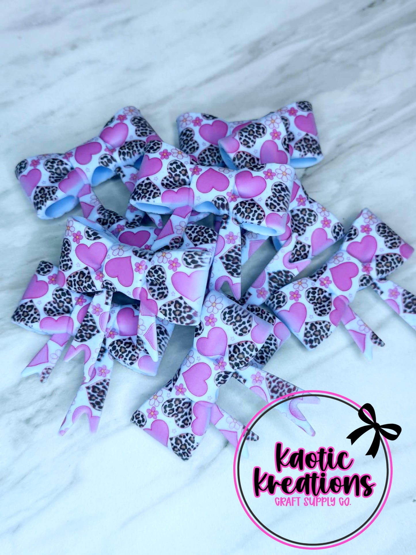 BEADABLE JUMBO SILICONE BOW ICY BLUE PINK HEARTS (1ct)